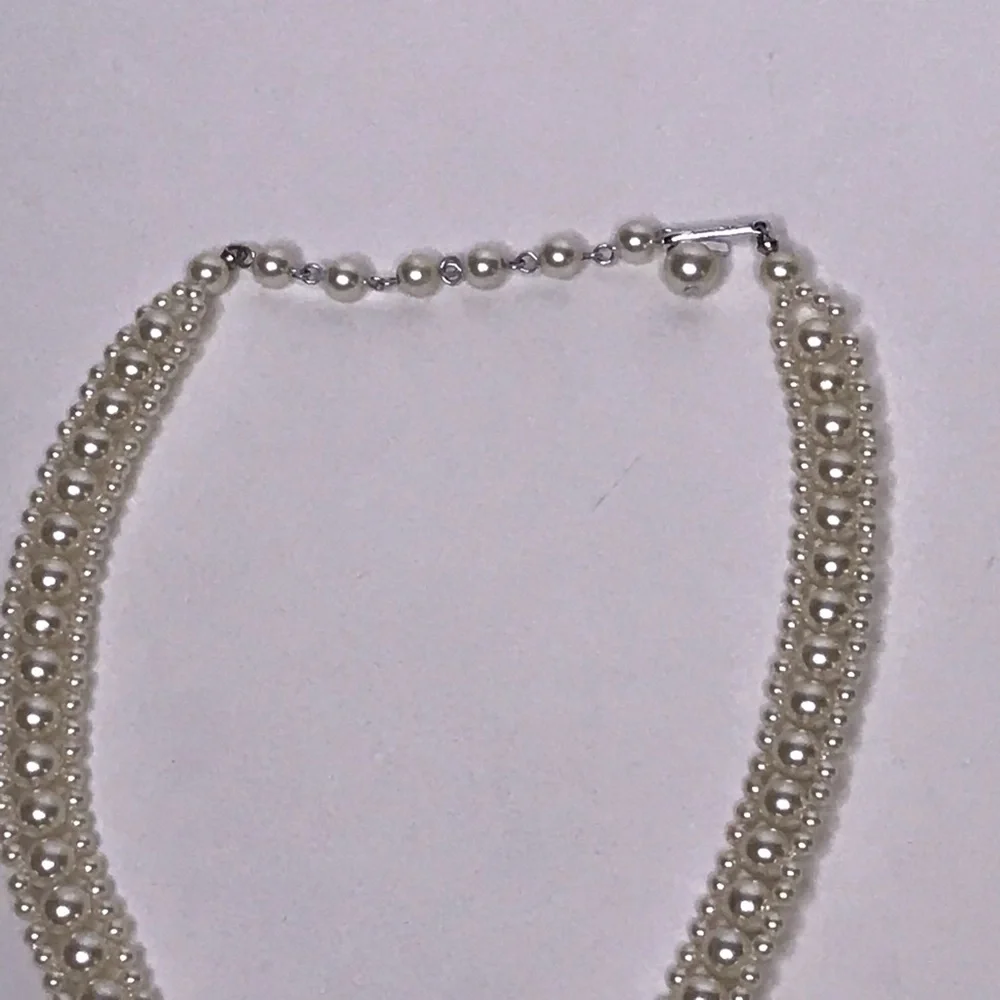 Vintage Kerchief Pearl Necklace - Picture 2 of 2